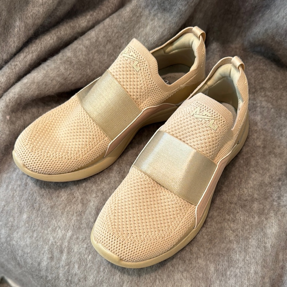 APL Techloom Bliss Sneakers